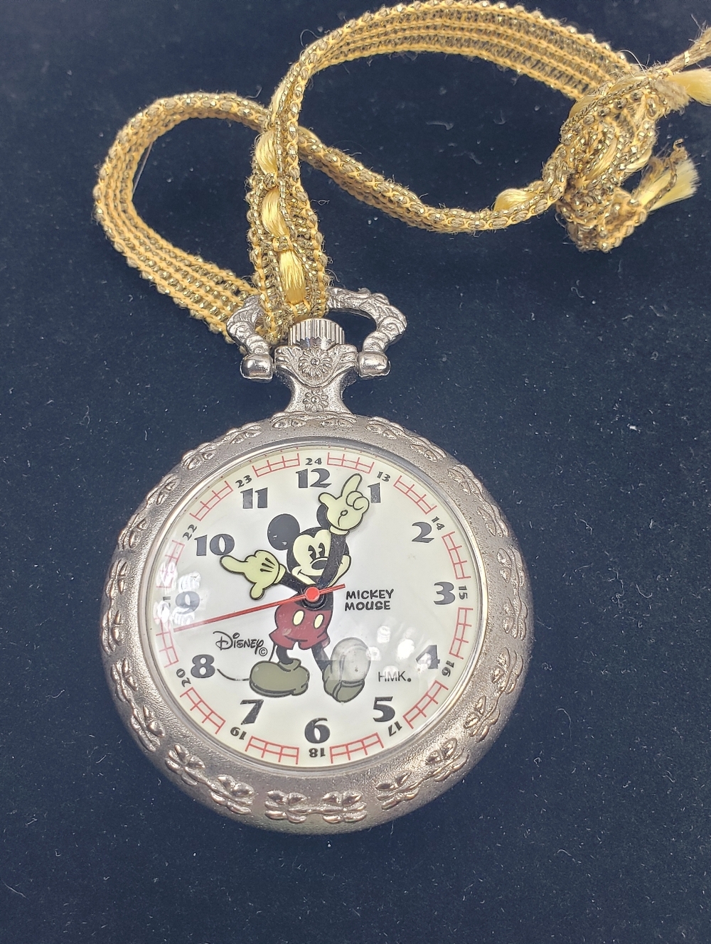 Disney Mickey Mouse Christmas Ornament, Make-believe clock shows the time